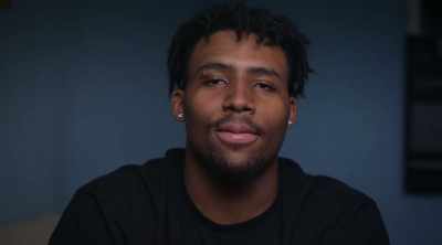Does Mosley think that girlfriends
are a distraction from basketball? - Last Chance U: Basketball