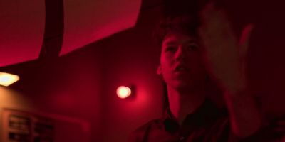 Does no one ever see the red light? - 13 Reasons Why