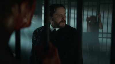 Does he remind you of Edwin? - The Alienist
