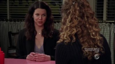 - Does it taste different to you?
- Yeah. - Gilmore Girls
