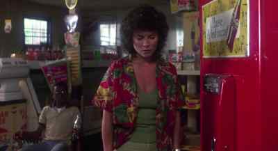 - Doesn't anything work around here?
- Just me. - Swamp Thing