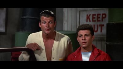 DOESN'T ANYTHING WORK ON THIS CAR THE RADIO'S KIND OF NICE - Bikini Beach