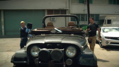 Doesn't look like Boriero's
worried about theft. - Hawaii Five-0