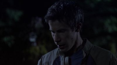 Doesn't look like the sun
killed him. What do we do? - Stargate Atlantis