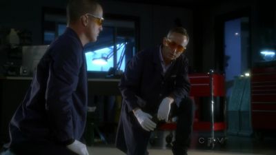 Doesn't smell like urine. - CSI: Crime Scene Investigation