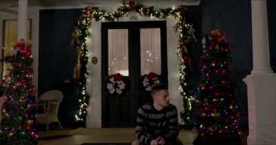 [dog barking] - Christmas at Xander Point
