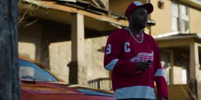 (dog barking) - Red Flagz