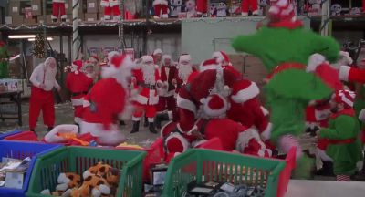Dog pile Yeah - Jingle All the Way