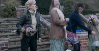 [dogs bark] - Surviving Christmas with the Relatives