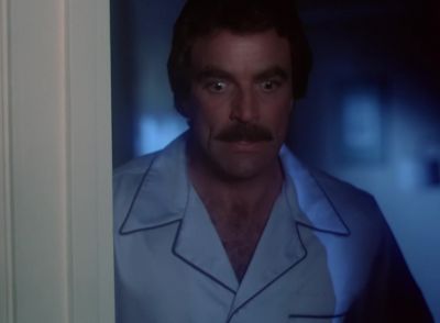 - (Dogs barking)
- Aargh! - Magnum, P.I.