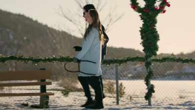 (dogs barking) - My Christmas Guide
