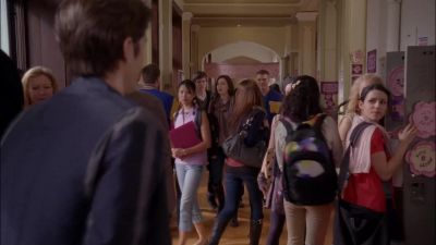 Doing laundry's a good look for you - Geek Charming