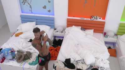 (DOLL WAILING) - Love Island