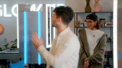 -[Dolli gasps]
-[Craig whoops] - Glow Up: Britain's Next Make-Up Star