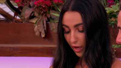 -[Dom] Bye.
-[Shelby] See you. - Love Island Australia