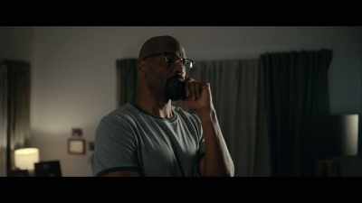 - Dom, I'm gonna call you back.
- No! No, no! Don't g... - Population 11