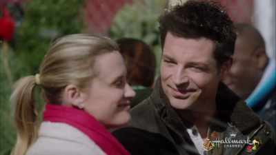 ♪ Don we now
our gay apparel ♪ - Love You Like Christmas