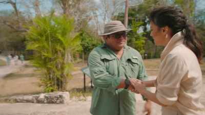 - Don Pepe is
a Mayan archaeologist, - Eva Longoria: Searching for Mexico