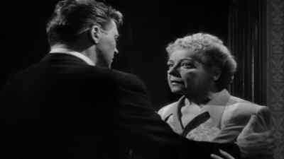 - Don’t go in, mom!
- Why not? - All My Sons