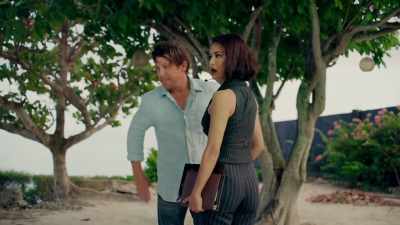 Don'’t move. Who are you? - Almost Paradise