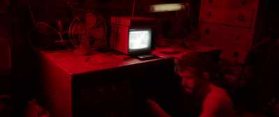 [Don] Six, find the
encore button in the garage. - All Eyes