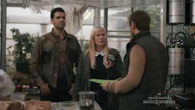 Donna Kelleher is breaking
the law, - Chronicle Mysteries: Vines that Bind