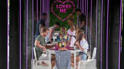 DONNA LEWIS IS PLAYING, AND MY
VOICE IS CRACKING. - Love Island