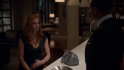 Donna, what are
you doing here?
Waiting for you. - Suits