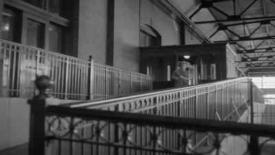 Don't close it! Wait! Wait, wait! - Carnival of Souls