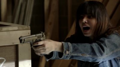 - Don't come any closer!
- Police! Put it down! - Chicago P.D.