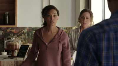 -Don't come near me.
-Won't, I swear. - The Beach House Murders