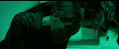 Don't you die on me.
- I didn't do anything. - All the Queen's Men