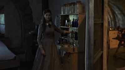 Don't do that, Sarah. - Frankenstein and the Monster from Hell