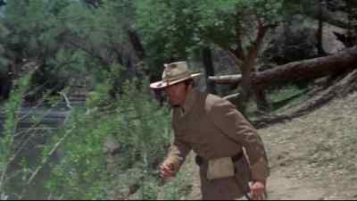 - Don't drown him.
- I won't. - Rio Lobo