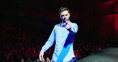 Don't you ever forget about it.
Cloth interior for life. - Hasan Minhaj: Homecoming King