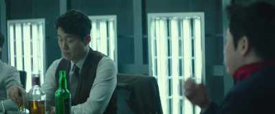 Don't you feel sorry for Ho-sik?
He vouched for you. - Hit-and-Run Squad