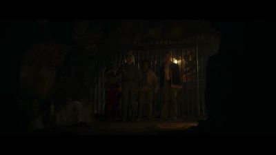 - Don't fight.
- [chains rattling] - Star Wars: Skeleton Crew