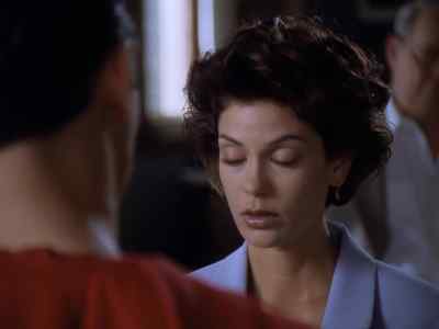 - Don't forget me.
- Lois... - Lois & Clark: The New Adventures of Superman