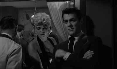 Don't you get messages, Eyelashes?
I called you twice. - Sweet Smell of Success