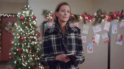 Don't get me wrong.
His food was good, - Christmas Hotel