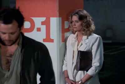 - Don't go.
- Gotta go. - Moonlighting