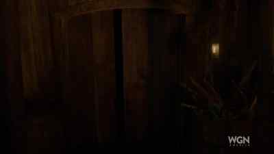 Don't go in there. - Salem