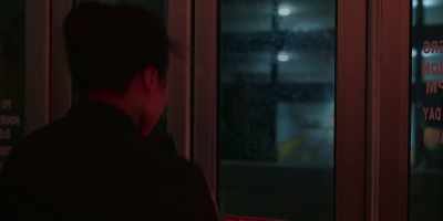 - Don't go, still here!
- He burns with us, pig! - Malum