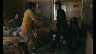 -Don't hurt her, please...
-Sit the fuck down and shut up. - Griselda