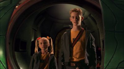 Don't hurt yourselves with that outdated gear - Spy Kids 2: Island of Lost Dreams