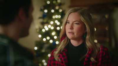 Don't intend on
asking her out again - Unwrapping Christmas: Olivia's Reunion