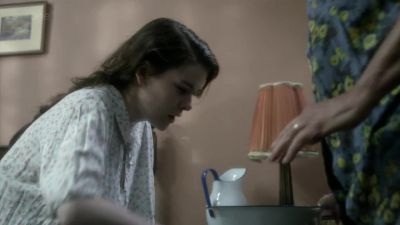 Don't leave me, Mum.
Where am I going to go? - Call the Midwife