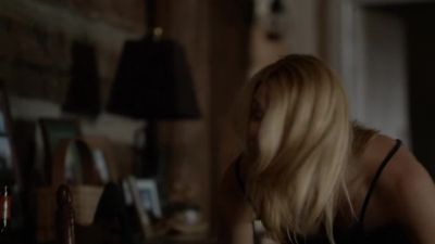 Don't leave. - Homeland
