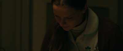 - Don't let her drink too much.
- Don't worry, it's mostly for me. - Saint Maud