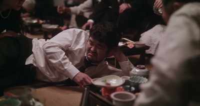 - Don't lie there.
- Get away! - It Comes